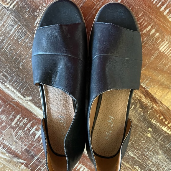 BLACK SANDALS FOR SUMMER AND FALL - Picture 4 of 6